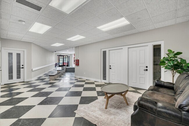 Photo - SCHNEIDER SQUARE Unit 320