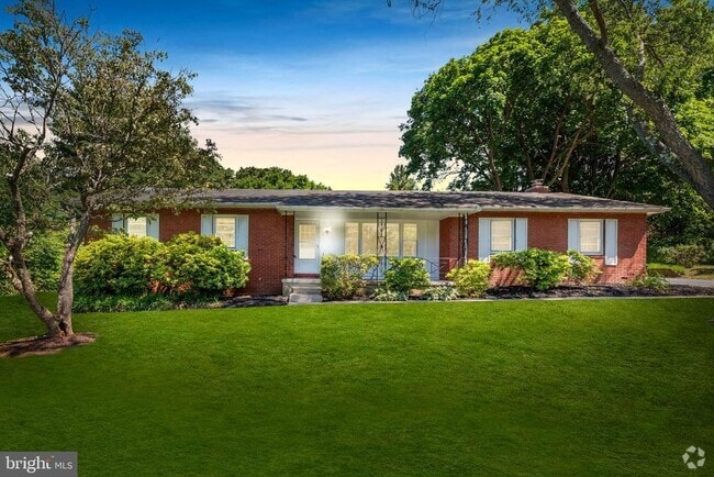 Building Photo - 6505 Panorama Dr Rental