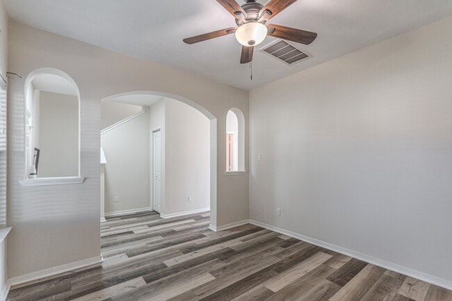 Photo - 20702 Settlers Lake Cir N