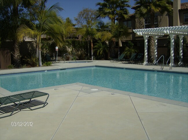 Spacious Three Bedroom Townhouse with Atta... - Spacious Three Bedroom Townhouse with Atta...