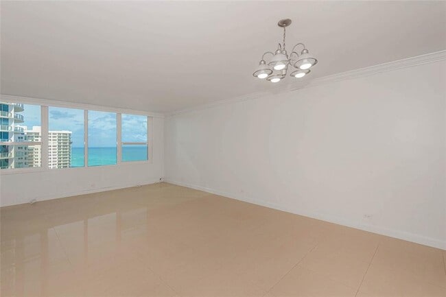 Building Photo - 3505 S Ocean Dr Unit 1411 Rental