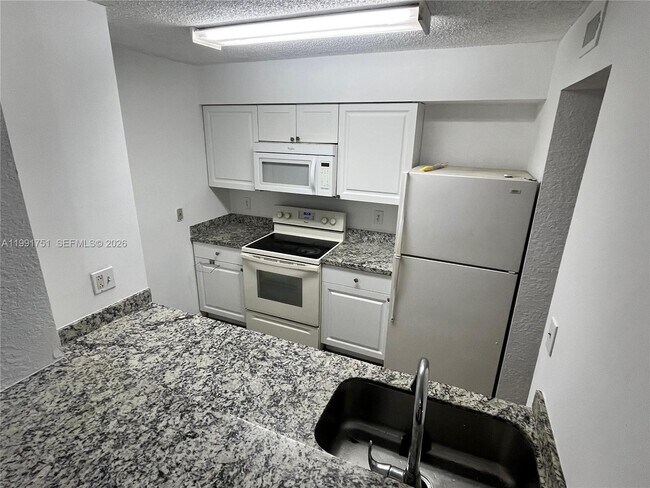 Photo - 2871 N Oakland Forest Dr Unidad 113