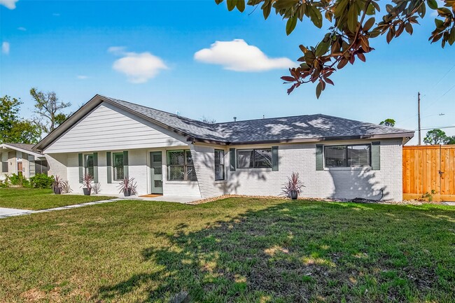 Photo - 9242 Autauga St