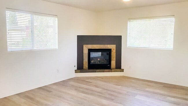 Photo - Beautiful 4 bedroom 3 bath townhouse w/att...