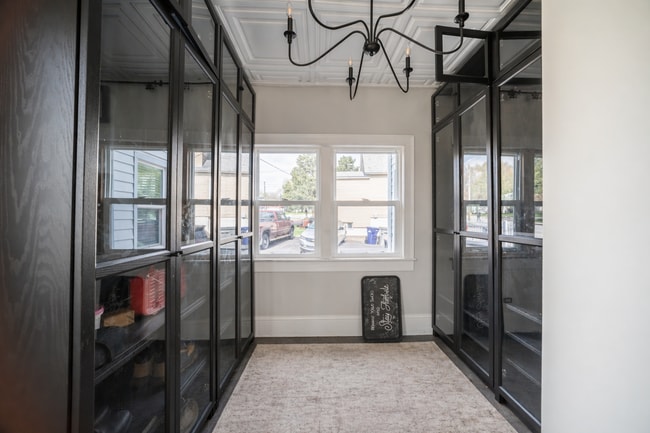 Photo - 714 Villa St