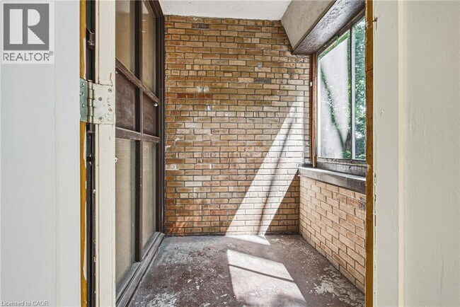 Photo - 325A JAMES Street S Unit# 107 Unit 107