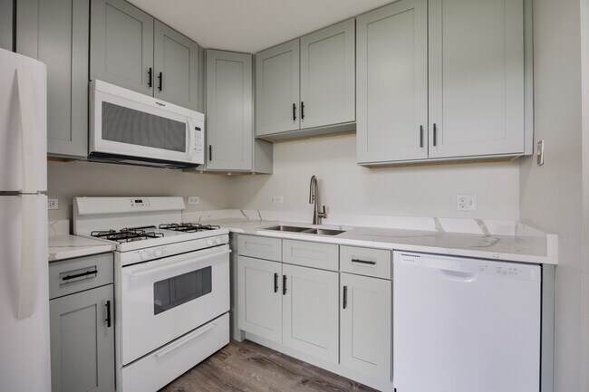 Photo - 117 Gant Cir Unit F