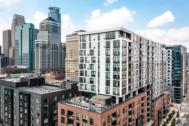 HQ Apartments
