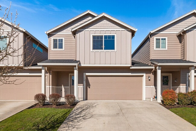 Front of the house - 108 NE 14th St Townhome