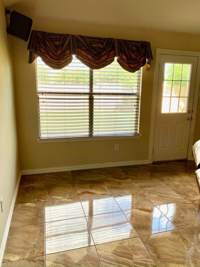 Photo - 205 Mammoth Springs Ln