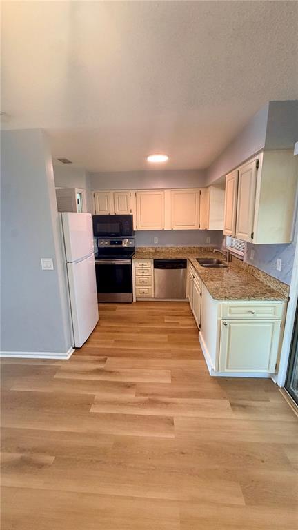Photo - 1920 E Edgewood Dr Unit I4
