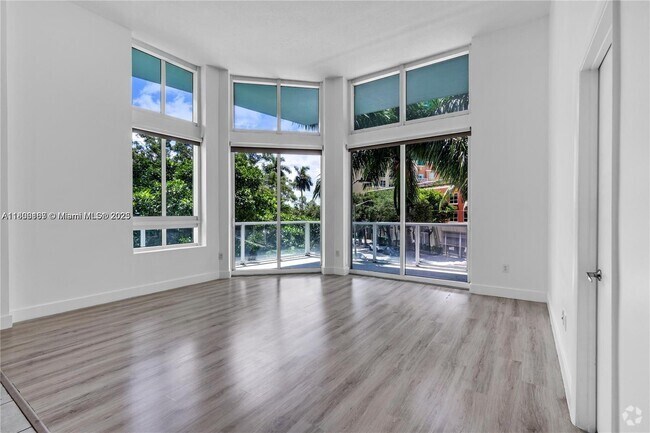 Building Photo - 1900 N Bayshore Dr Unit 516 Rental