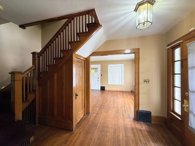 Photo - Three bedroom one bathroom home for rent