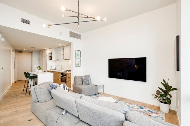 Photo - 70 Rainey St Unit 1310