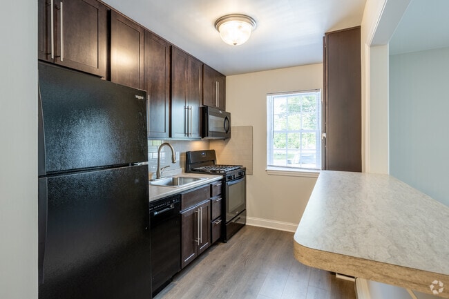 1BR 1BA - 725SF