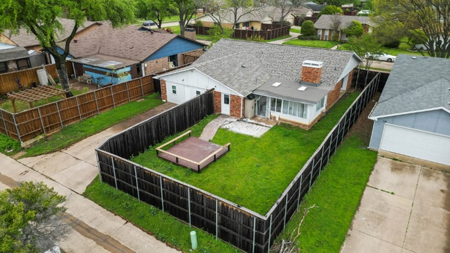 3317 John Muir Ct
