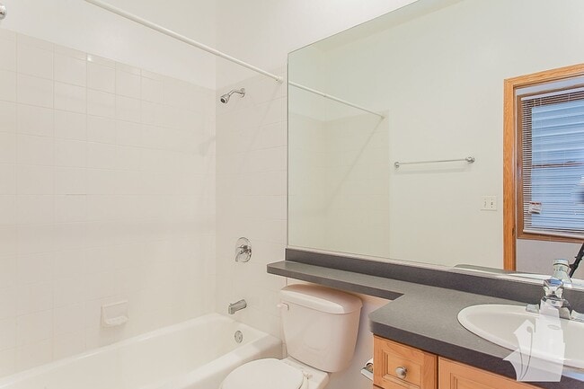 Photo - 1326 W Diversey Pkwy Unit 1326-2