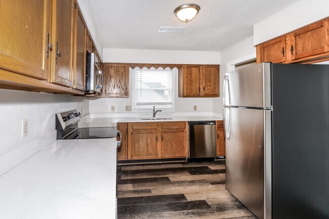 Photo - 675 S Collierville Arlington Rd