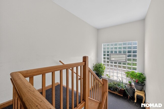 Photo - 9801 Schiller Blvd