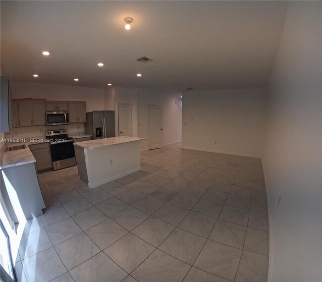 Photo - 1170 SW 7th Ct