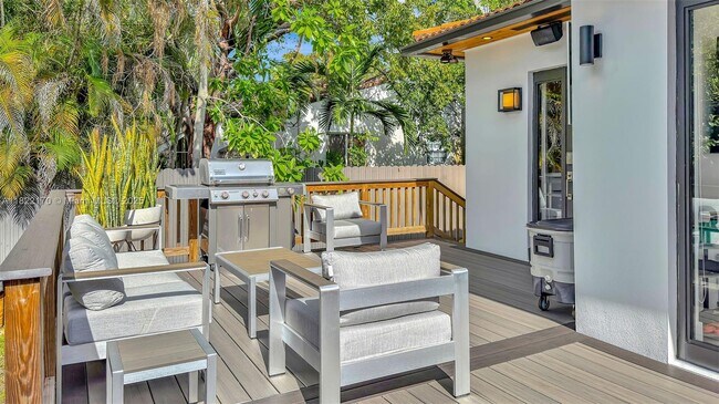 Photo - 130 SW 25th Rd