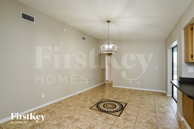 Photo - 302 SE 15th St