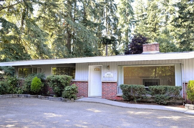 New Kitchen!! Beautiful family home w/extr... - New Kitchen!! Beautiful family home w/extr...