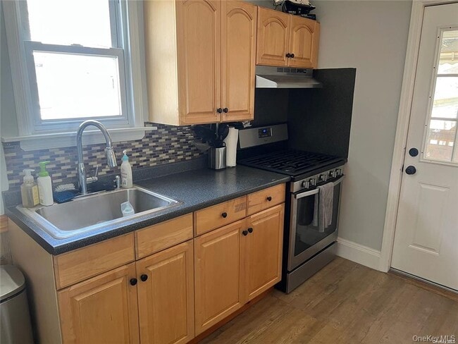 Photo - 1261 Waverly St