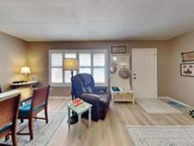 Photo - 1806 Swanson Ave