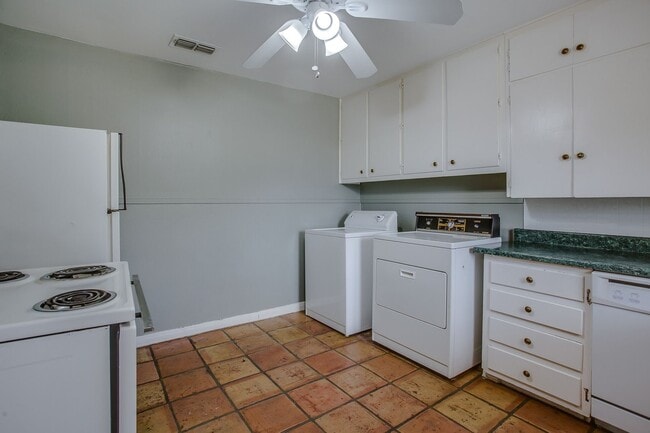 Photo - Pre Leasing for fall 2026! 3/1 in Tech Terrace