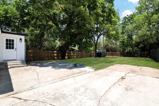 Photo - 775 Yucca St