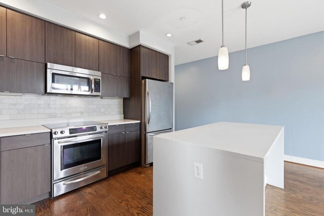 Building Photo - 2920 Georgia Ave NW Unit 103