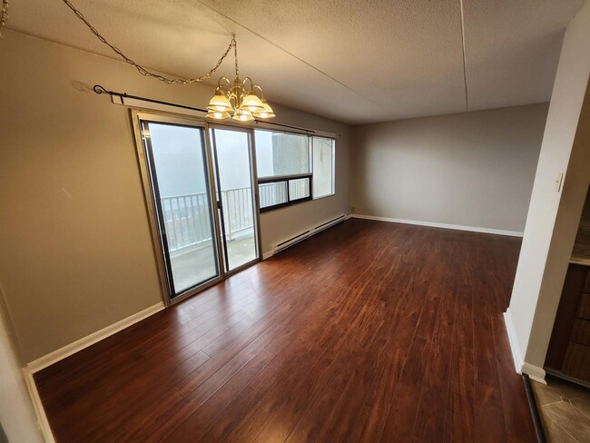 Photo - 411 Ellerdale St Unit 604