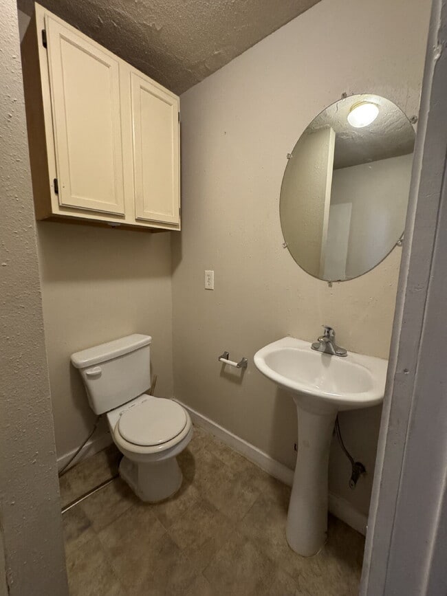 One Bedroom House Located In Heart of Lubbock Minutes From Texas Tech & Medical District!