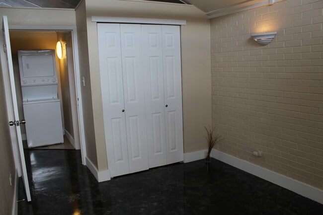 Washer/dryer in unit. - 1400 Julian St Townhome