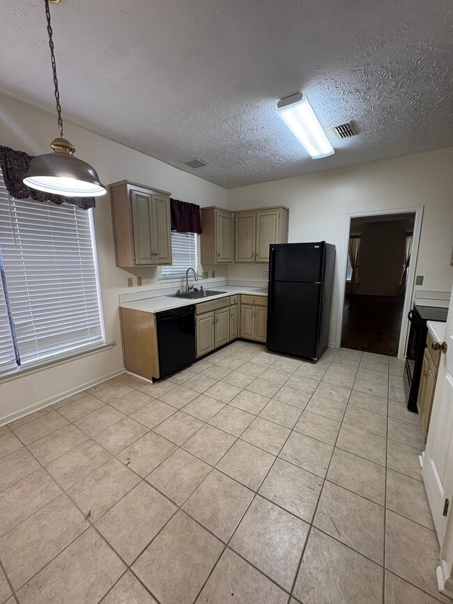 2041 Station Ct