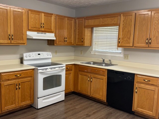 Photo - 326 Leafmore Rd SW