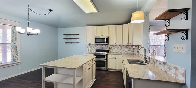 Photo - 750 Caylor Cove