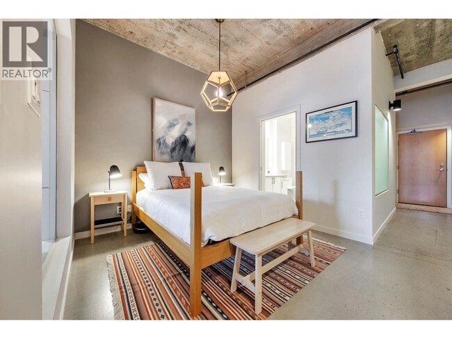 Photo - 546 Beatty St