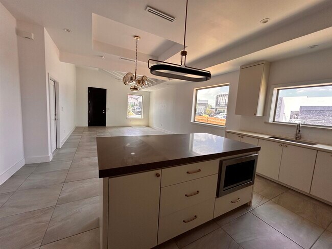 Photo - 401 Graneros Ave