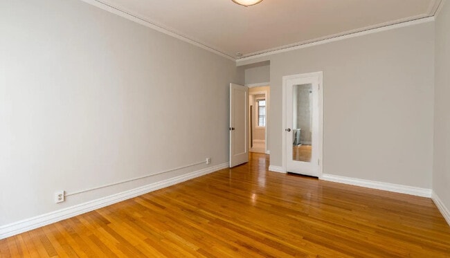 Photo - 3301 Broderick St