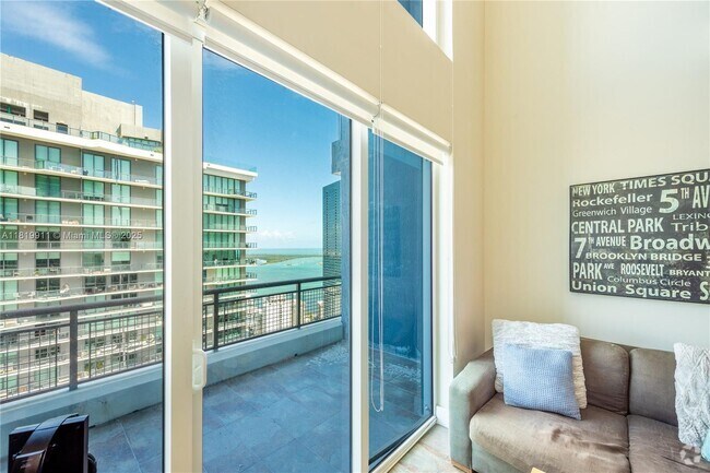 Building Photo - 60 SW 13th St Unit 4808 Rental