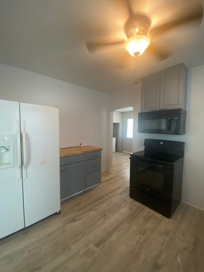 Photo - 1136 J St