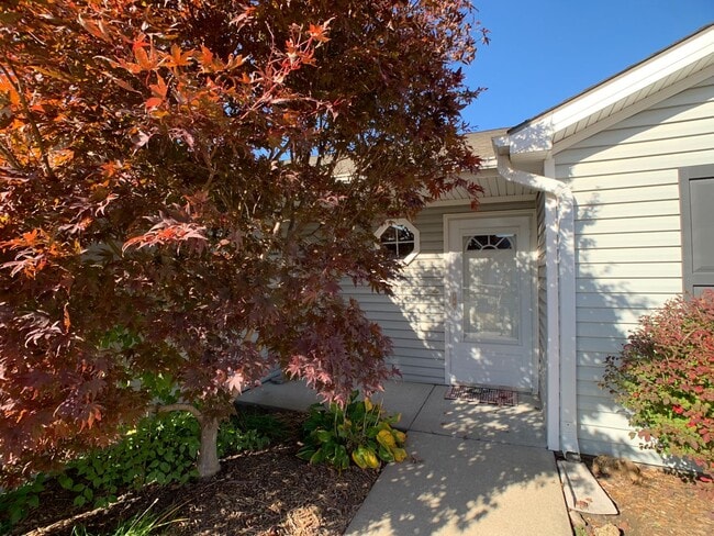 Photo - WEST SIDE OF MANHATTAN! FENCED BACKYARD!