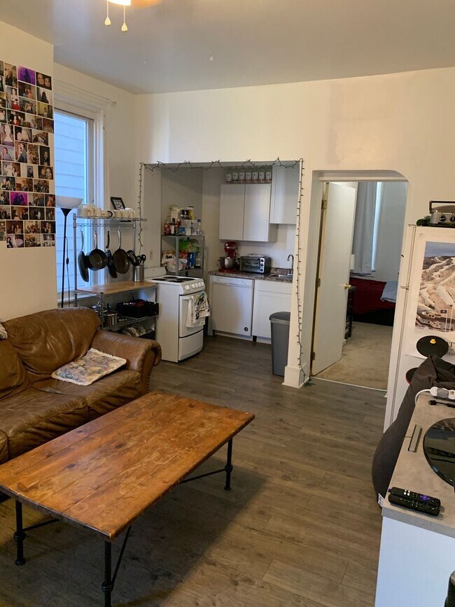 Photo - 374 Meyran Ave Unit 3