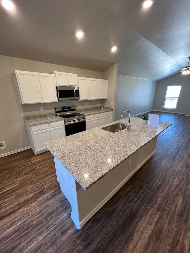 3 Bedroom Duplex In Lubbock ISD! Townhome Townhome Rental in Lubbock