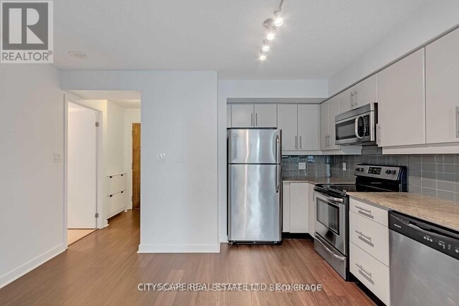 Photo - 33 Bay St. Unit 1006