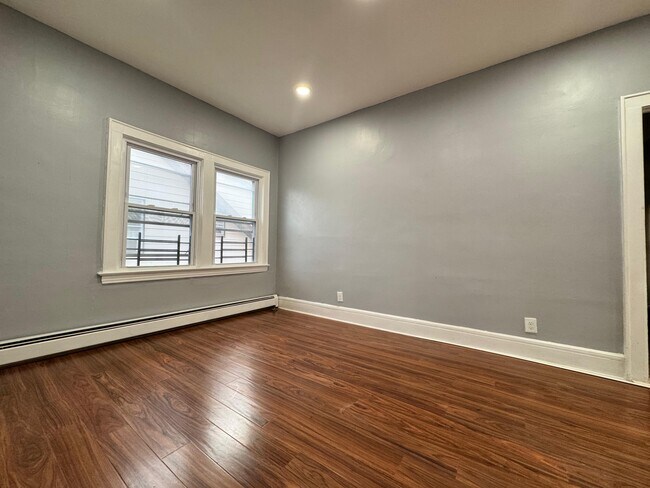 Photo - 51 Poe Ave Unidad 3rd FL