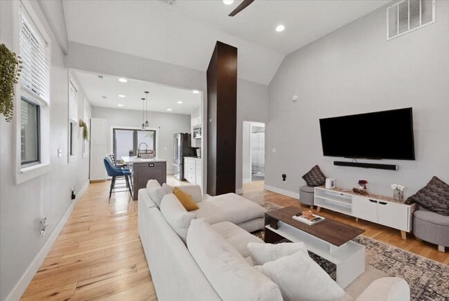 Photo - 1605 English Ave