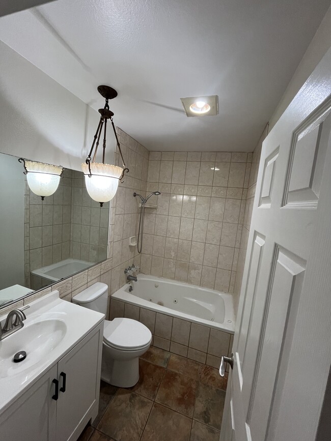 Building Photo - 12727 Shenley St